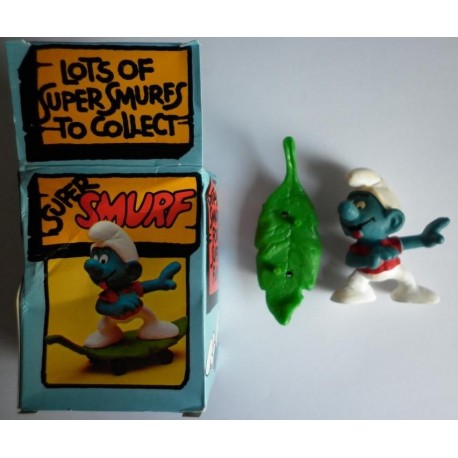 4.0204 40204 Schleich Peyo Super Smurf Puffo con skateboard